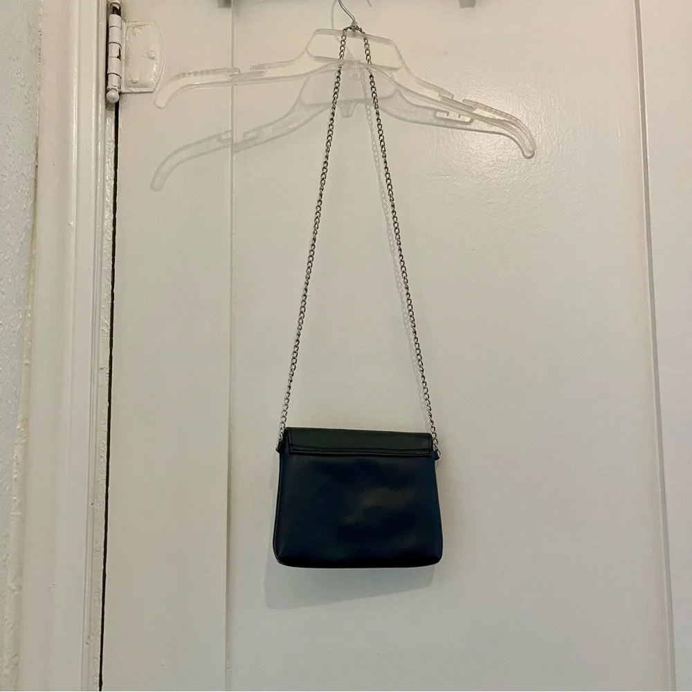Capelli of New York - Stylish Black Chain Shoulder Bag - Picture 5 of 10
